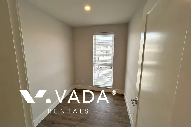 ERA in Downtown Maple Ridge - 1 Bedroom Apartment For Rent in Maple Ridge at 416 - 22265 Dewdney Trunk Road, Maple Ridge, BC, V2X 3J1