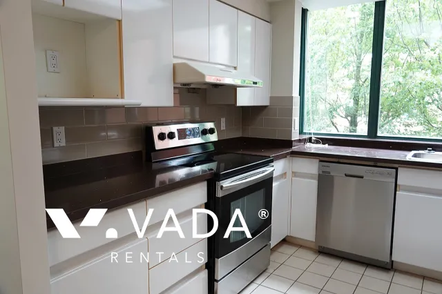 Parkview Tower in Yaletown - 2 Bedroom Apartment For Rent in Vancouver at 302 - 289 Drake Street, Vancouver, BC