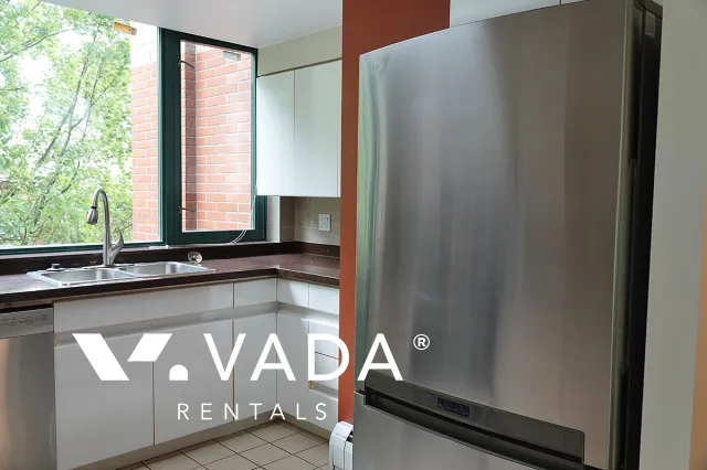 Parkview Tower in Yaletown - 2 Bedroom Apartment For Rent in Vancouver at 302 - 289 Drake Street, Vancouver, BC