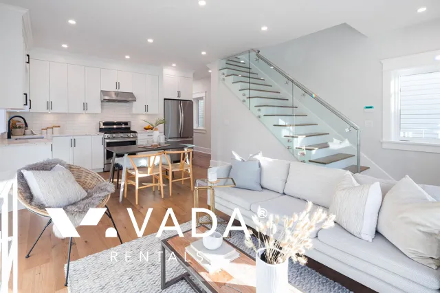 Commercial Drive - 3 Bedroom Duplex For Rent in Vancouver at 1634 East 4th Avenue, Vancouver, BC