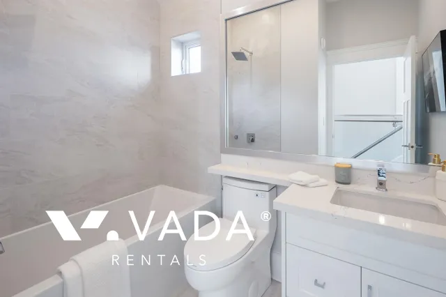 Commercial Drive - 3 Bedroom Duplex For Rent in Vancouver at 1634 East 4th Avenue, Vancouver, BC