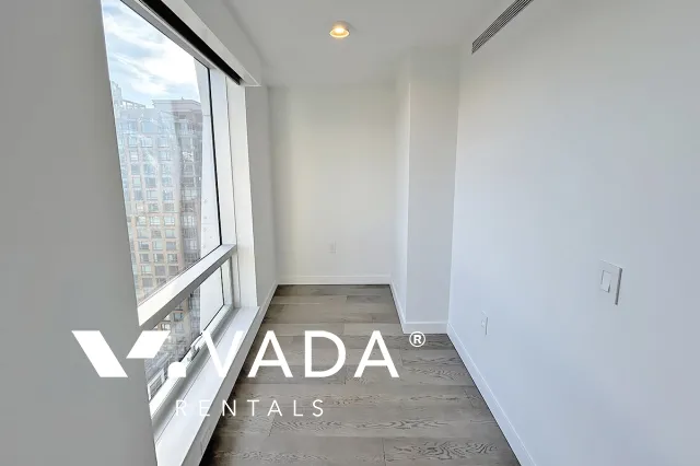 8X on The Park in Yaletown - 3 Bedroom Loft For Rent in Vancouver at 1807 - 1111 Richards Street, Vancouver, BC