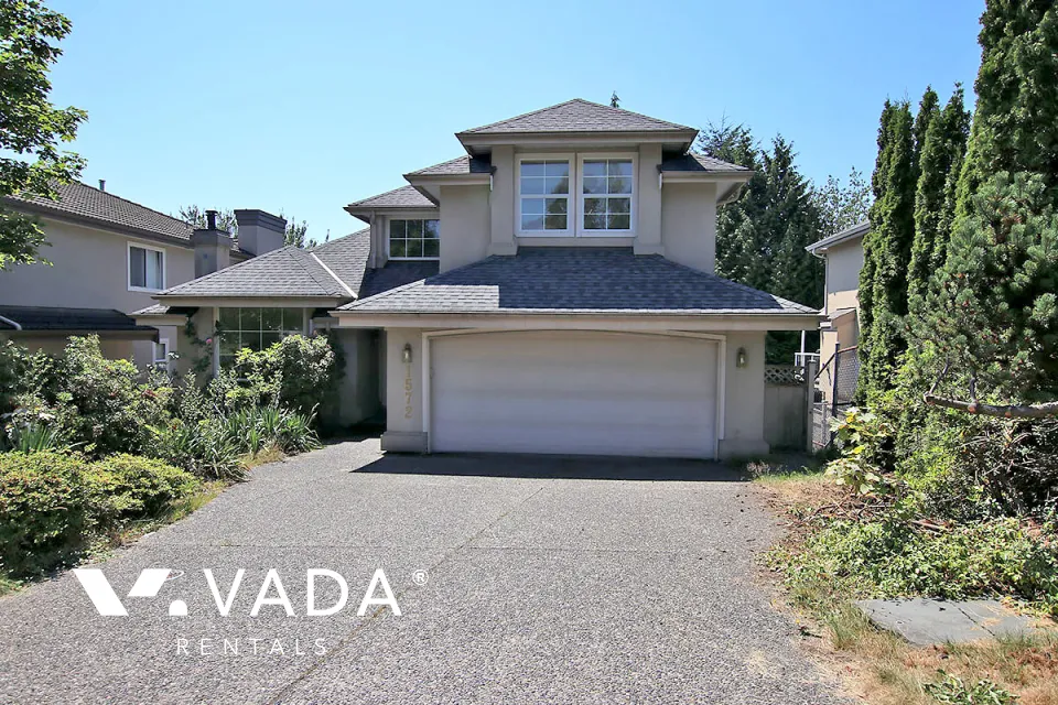 Westwood Plateau - 5 Bedroom House (Upper Level) For Rent in Coquitlam at 1572 Salal Crescent, Coquitlam, BC, V3E 2X7