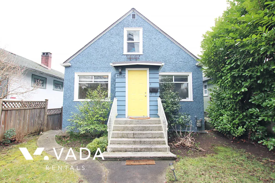 Willingdon Heights - 2 Bedroom House (Lower Level) For Rent in Burnaby at 3904B Pender Street, Burnaby, BC