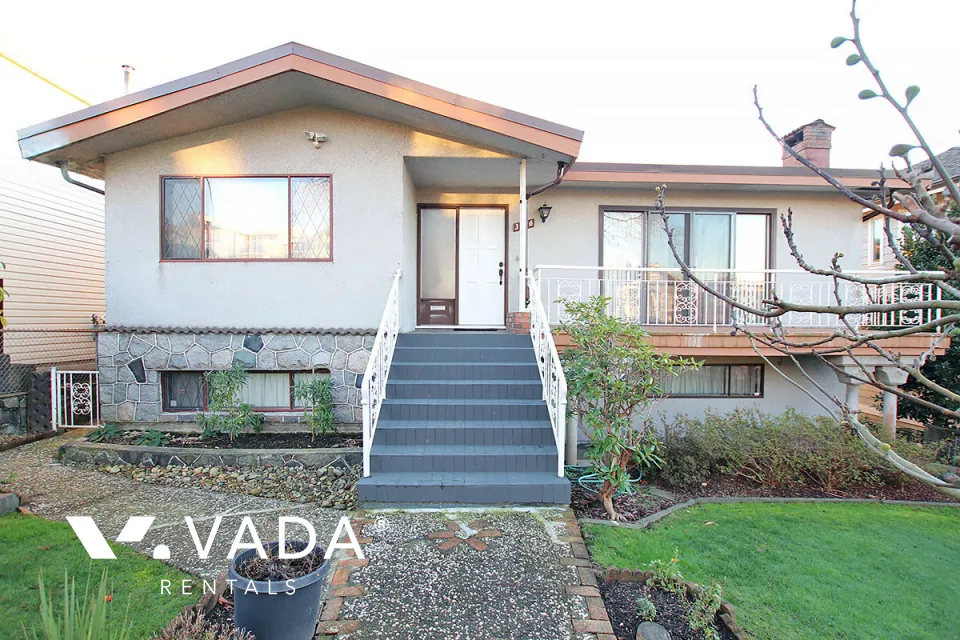 Willingdon Heights - 2 Bedroom Basement For Rent in Burnaby at 3786B Georgia Street, Burnaby, BC