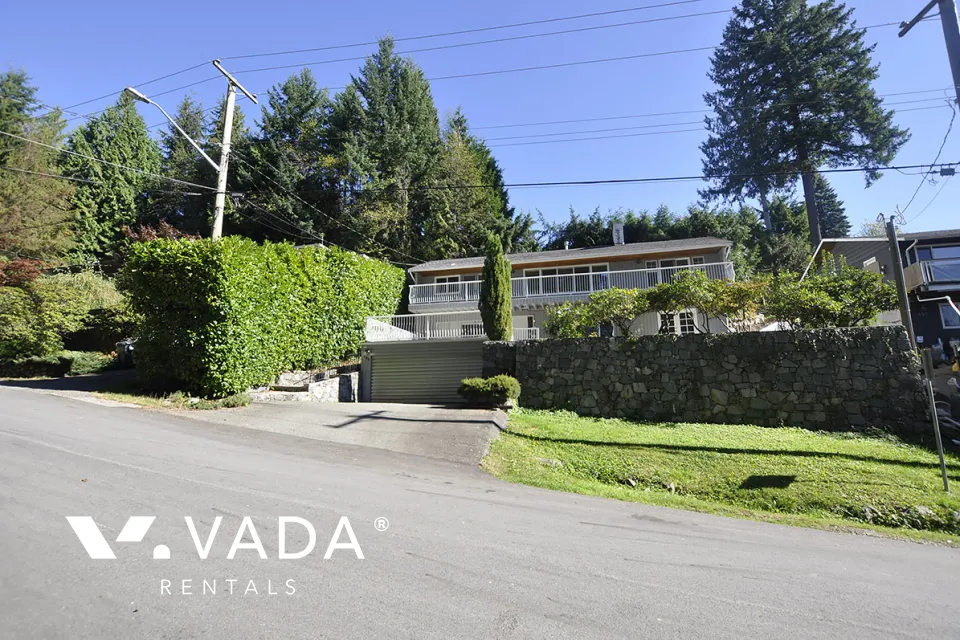Delbrook - 4 Bedroom House For Rent in North Vancouver at 498 Montroyal Place, North Vancouver, BC