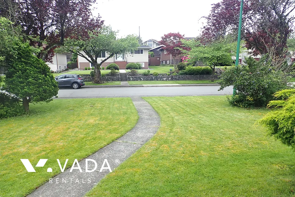 Brentwood - 5 Bedroom House For Rent in Burnaby at 4823 Westlawn Drive, Burnaby, BC