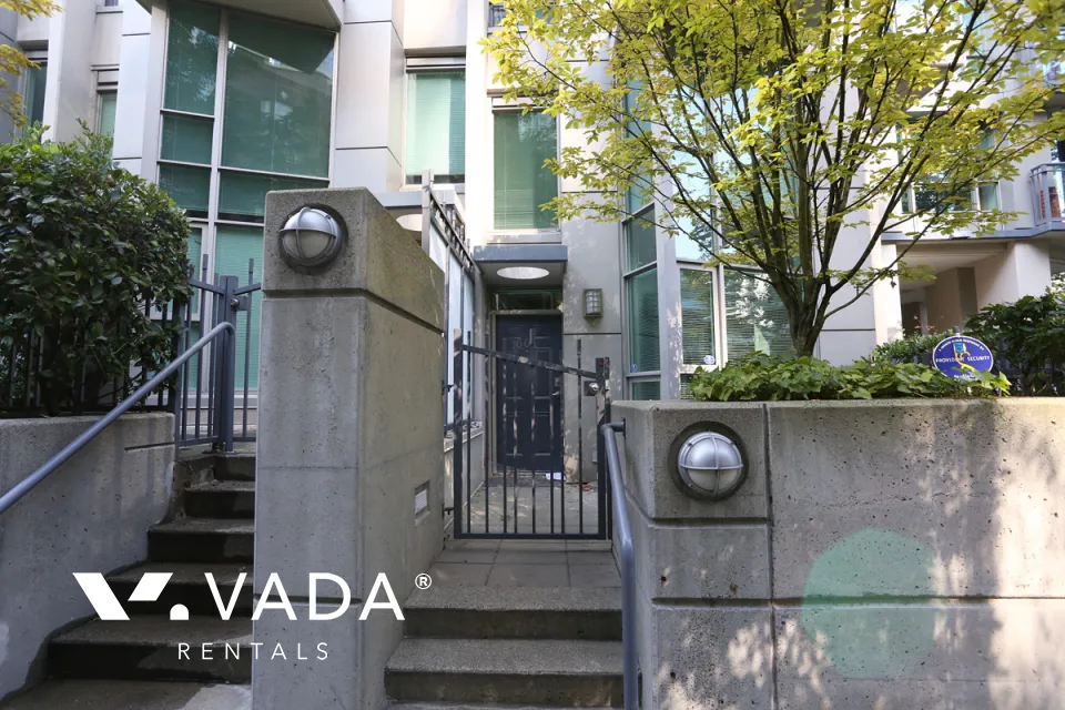 Classico in Coal Harbour - 2 Bedroom Townhouse For Rent in Vancouver at 601 Jervis Street, Vancouver, BC