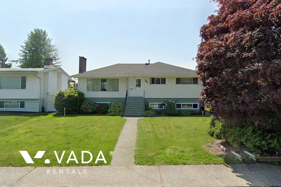 Burnaby North - 6 Bedroom House For Rent in Burnaby at 6210 Curtis Street, Burnaby, BC