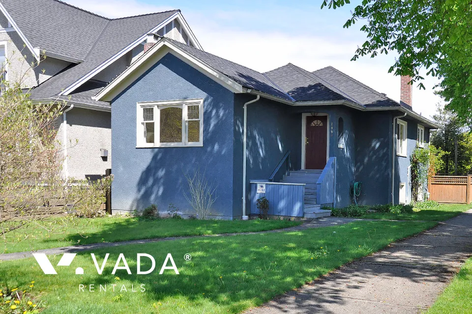 Kitsilano - 3 Bedroom House For Rent in Vancouver at 2990 Waterloo Street, Vancouver, BC