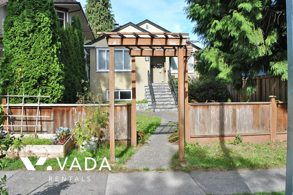 South Cambie - 2 Bedroom House (Upper Level) For Rent in Vancouver at 905 West 23rd Avenue, Vancouver, BC