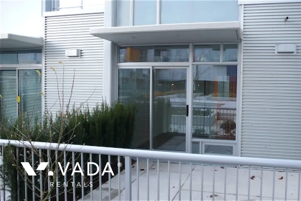 Spectrum in Downtown - 1 Bedroom Townhouse For Rent in Vancouver at 121 Regiment Square, Vancouver, BC
