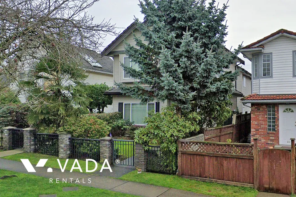 Marpole - 4 Bedroom Duplex For Rent in Vancouver at 8378 Osler Street, Vancouver, BC