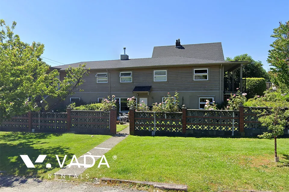 Commercial Drive - 3 Bedroom Fourplex For Rent in Vancouver at 2817 Semlin Drive, Vancouver, BC