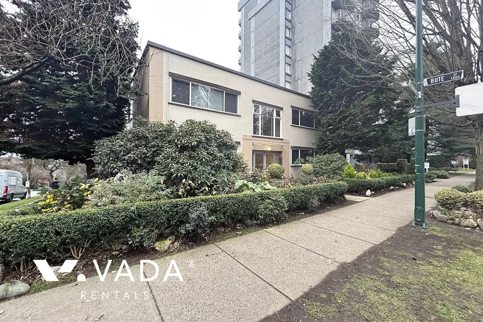 Valcrest Manor in The West End - Studio For Rent in Vancouver at 10 - 1208 Burnaby Street, Vancouver, BC