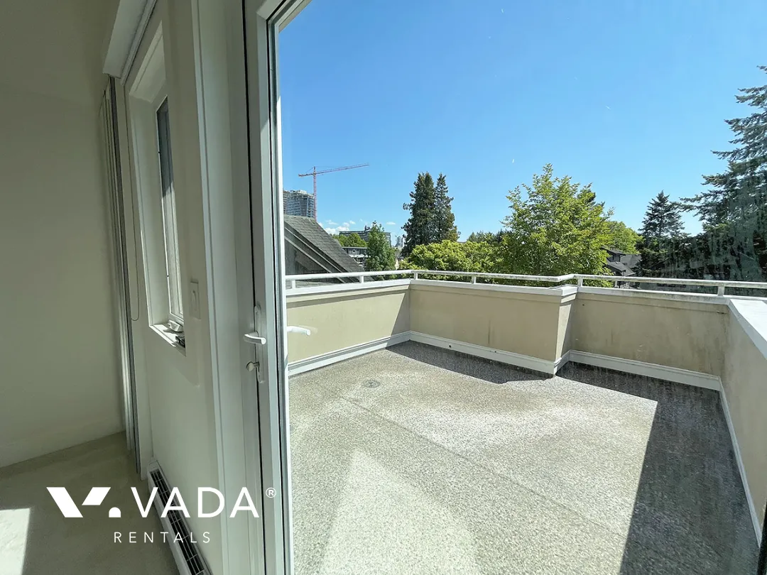 Kitsilano - Unfurnished 2 Bed & Loft Duplex For Rent at 1967 Whyte Avenue, Vancouver, BC, V6J 1B4