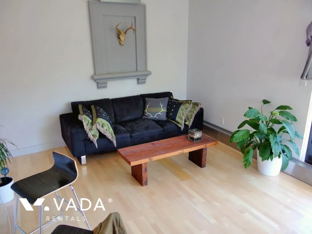 Frances Place in Commercial Drive - 1 Bedroom Apartment For Rent in Vancouver at 105 - 1622 Frances Street, Vancouver, BC