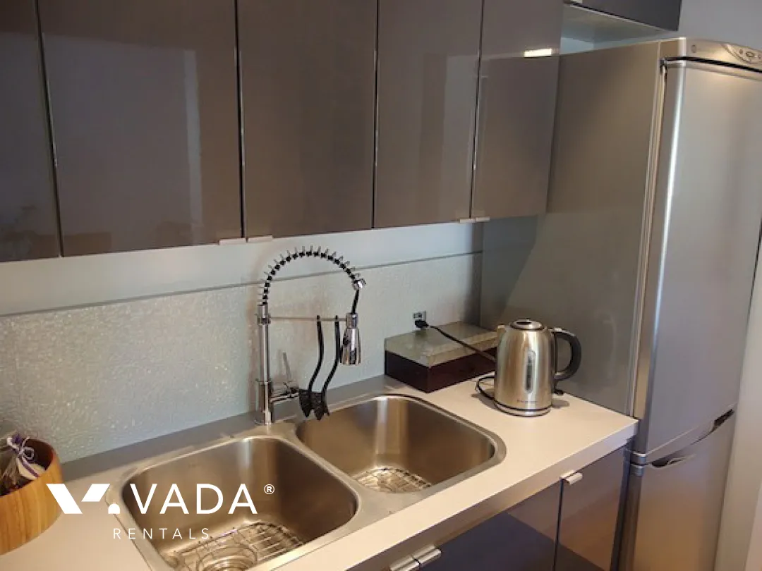 Frances Place in Commercial Drive - 1 Bedroom Apartment For Rent in Vancouver at 105 - 1622 Frances Street, Vancouver, BC
