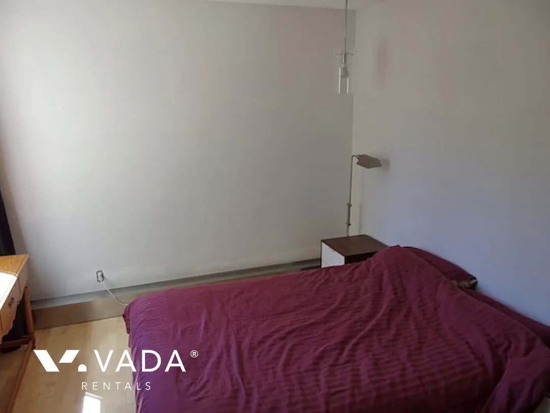 Frances Place in Commercial Drive - 1 Bedroom Apartment For Rent in Vancouver at 105 - 1622 Frances Street, Vancouver, BC
