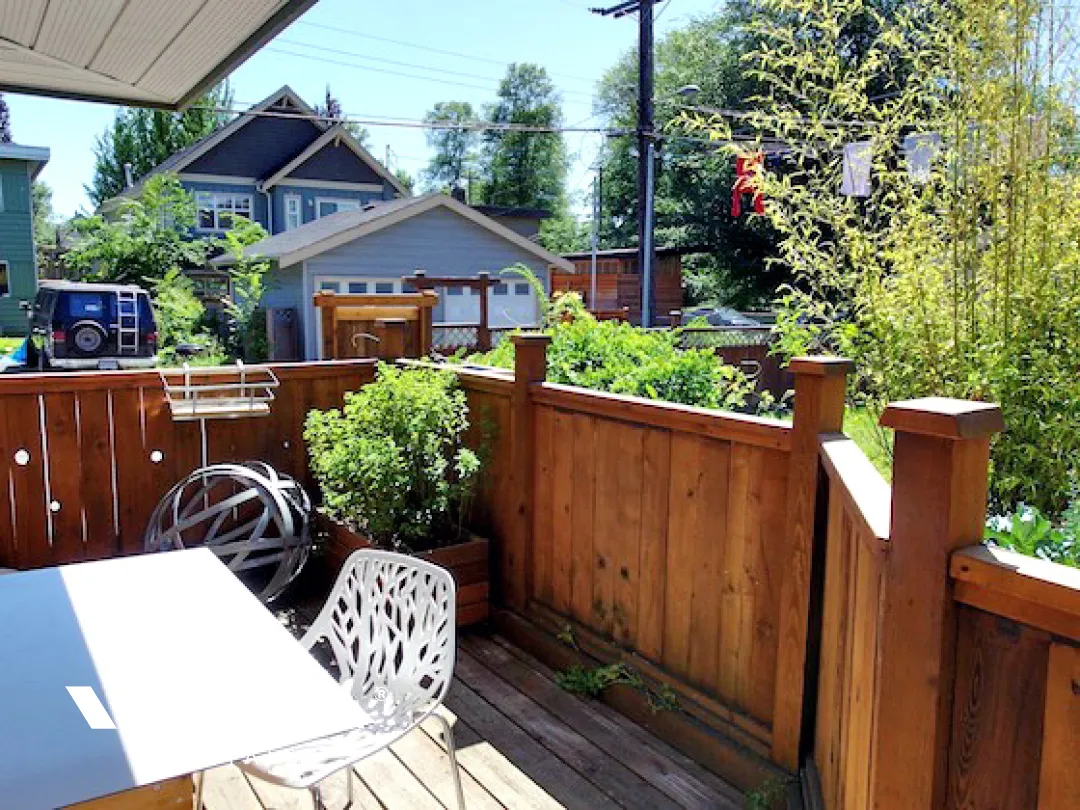 Frances Place in Commercial Drive - 1 Bedroom Apartment For Rent in Vancouver at 105 - 1622 Frances Street, Vancouver, BC