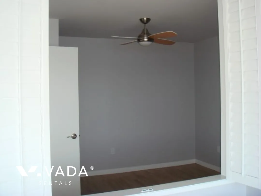Seastrand in Dundarave - Studio For Rent in West Vancouver at 302 - 150 24th Street, West Vancouver, BC