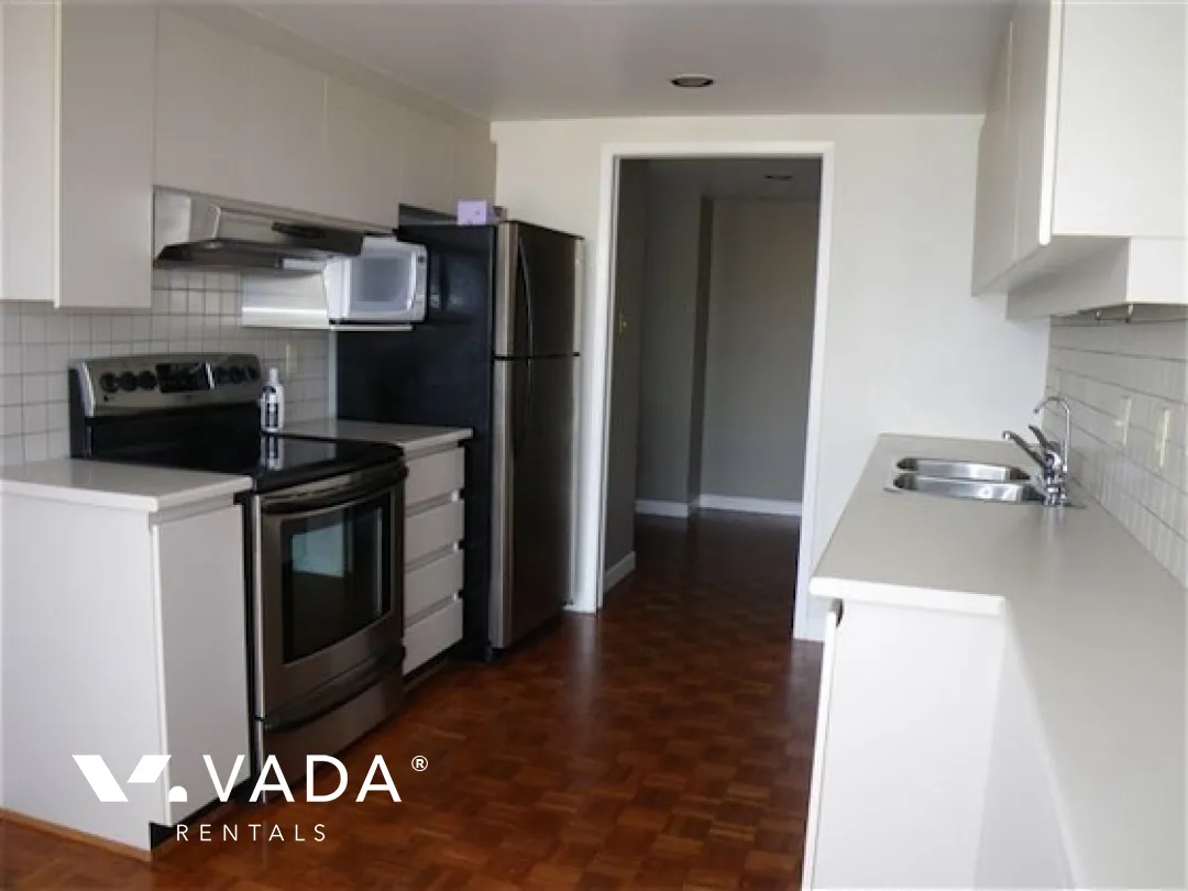 Emerald West in Downtown - 3 Bedroom Apartment For Rent in Vancouver at 2601 - 717 Jervis Street, Vancouver, BC