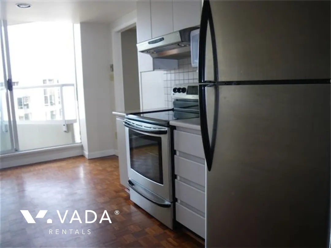 Emerald West in Downtown - 3 Bedroom Apartment For Rent in Vancouver at 2601 - 717 Jervis Street, Vancouver, BC