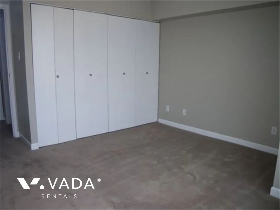 Emerald West in Downtown - 3 Bedroom Apartment For Rent in Vancouver at 2601 - 717 Jervis Street, Vancouver, BC