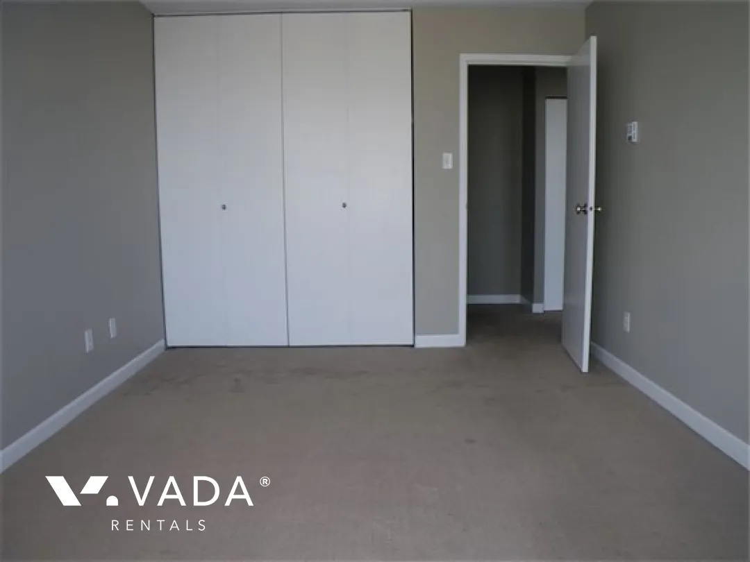 Emerald West in Downtown - 3 Bedroom Apartment For Rent in Vancouver at 2601 - 717 Jervis Street, Vancouver, BC