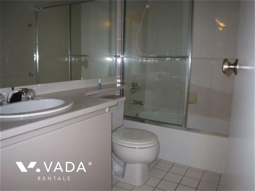 Emerald West in Downtown - 3 Bedroom Apartment For Rent in Vancouver at 2601 - 717 Jervis Street, Vancouver, BC