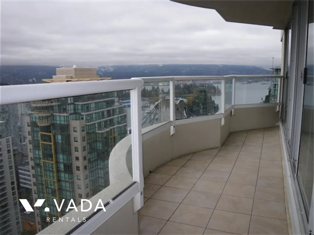Emerald West in Downtown - 3 Bedroom Apartment For Rent in Vancouver at 2601 - 717 Jervis Street, Vancouver, BC