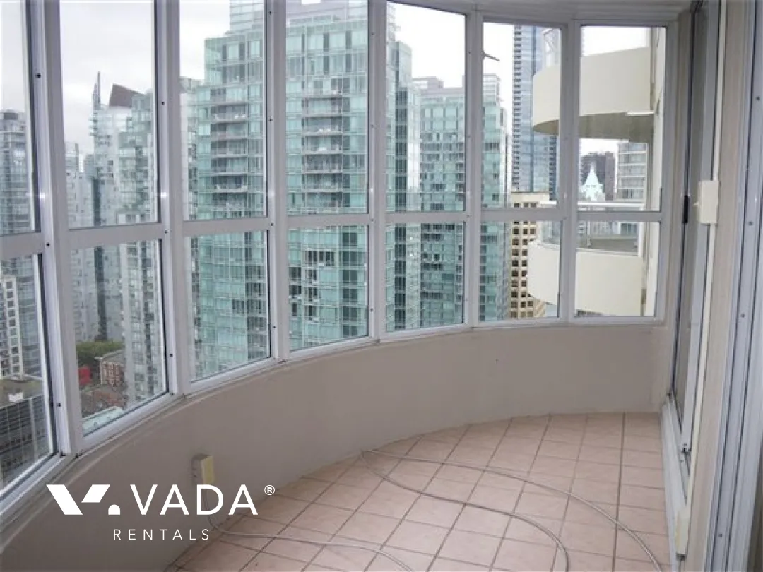 Emerald West in Downtown - 3 Bedroom Apartment For Rent in Vancouver at 2601 - 717 Jervis Street, Vancouver, BC