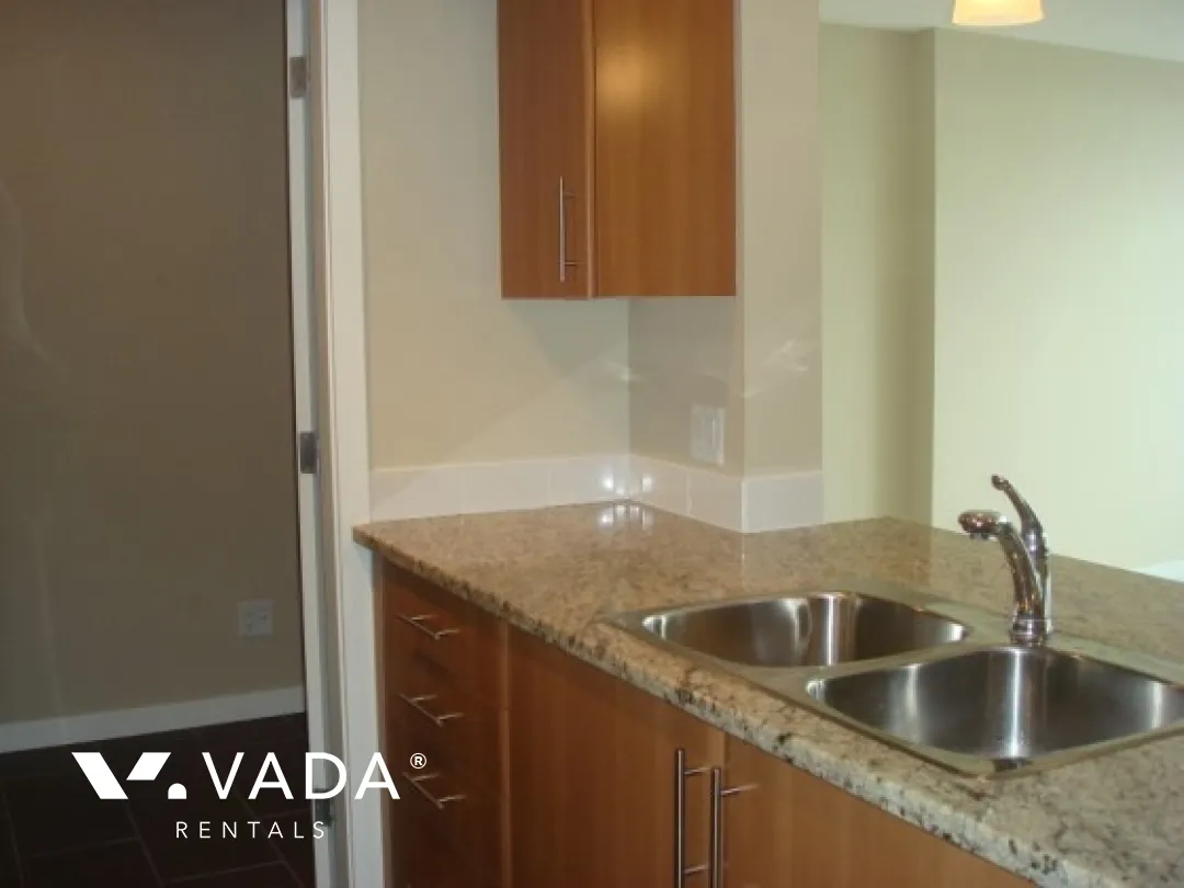 Firenze in Downtown - 1 Bedroom Apartment For Rent in Vancouver at 1801 - 58 Keefer Street, Vancouver, BC