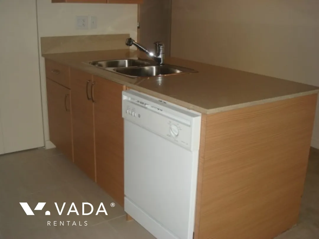 Yaletown Park in Yaletown - 2 Bedroom Apartment For Rent in Vancouver at 3002 - 909 Mainland Street, Vancouver, BC