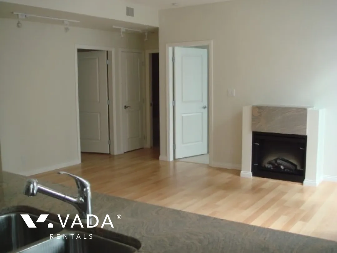 Ritz in Coal Harbour - 1 Bedroom Apartment For Rent in Vancouver at 1101 - 1211 Melville Street, Vancouver, BC