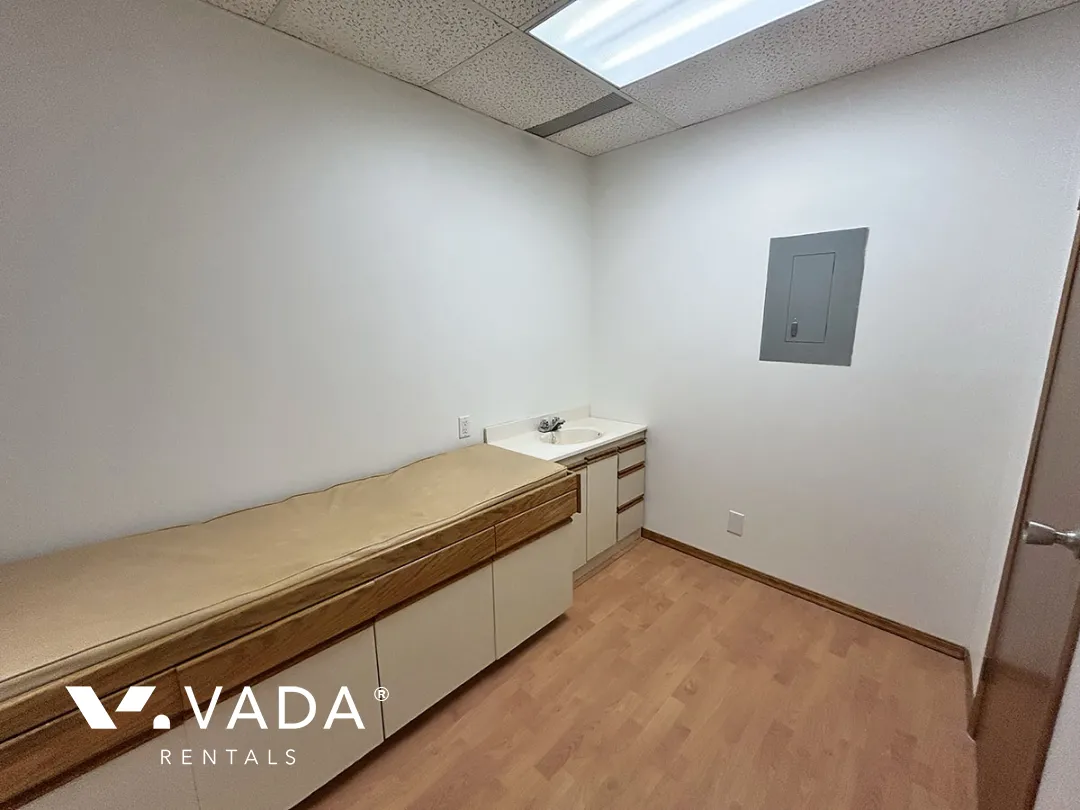 Central Lonsdale - Commercial Space For Lease in Medical Building at 204 - 135 East 15th Street, North Vancouver, BC, Canada