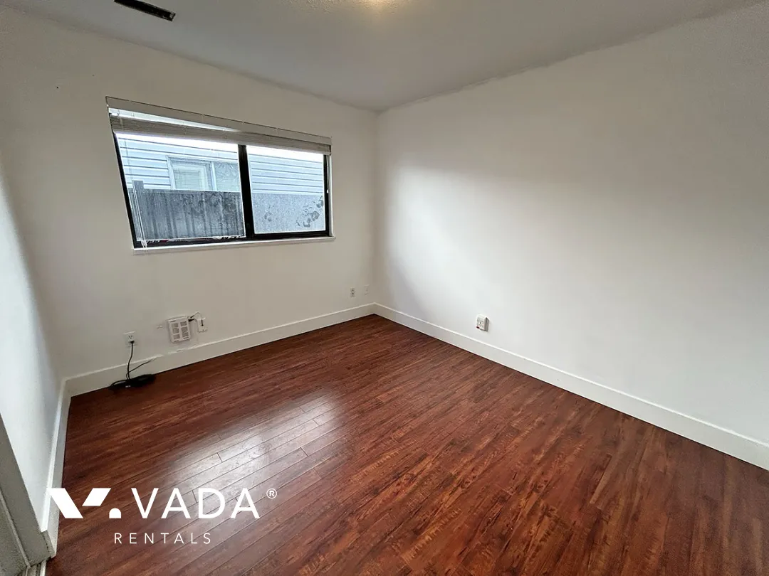 Glenwood - 2 Bedroom House (Lower Level) For Rent in Port Coquitlam at 3329B Liverpool Street, Port Coquitlam, BC, V3B 3V7