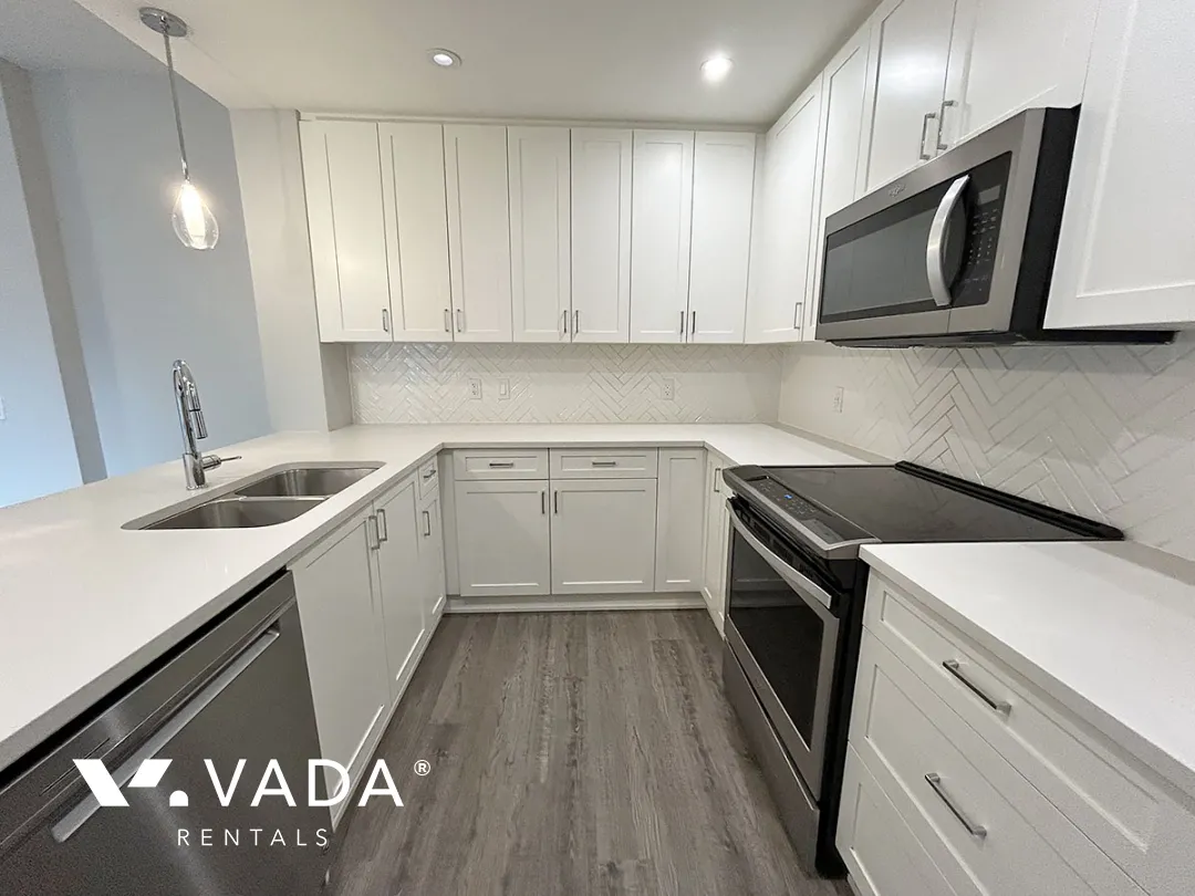 Montrose Square in Central POCO - 2 Bedroom Apartment For Rent in Port Coquitlam at 4420 - 2180 Kelly Avenue, Port Coquitlam, BC, V3C 0L1