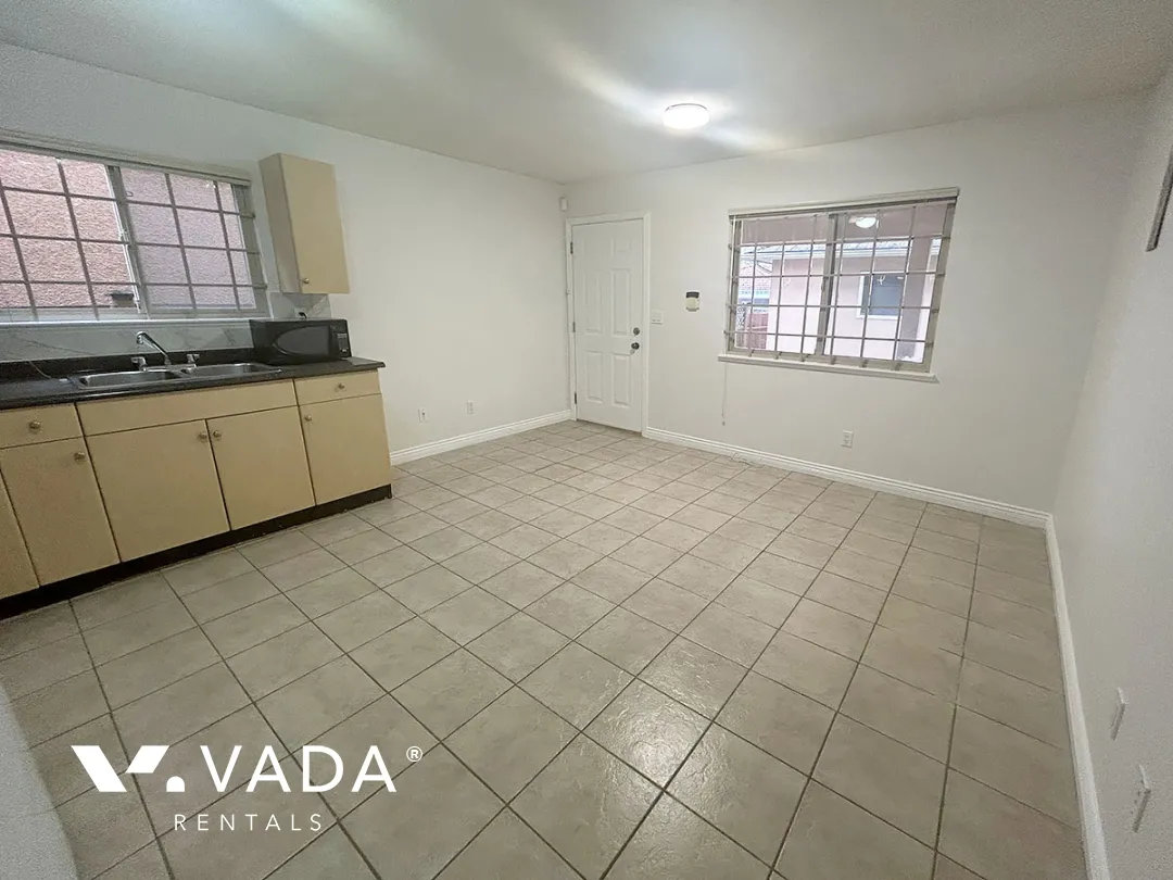 Victoria Fraserview - 2 Bedroom Garden Suite For Rent in Vancouver at 1885B East 55th Avenue, Vancouver, BC, V5P 1Z8