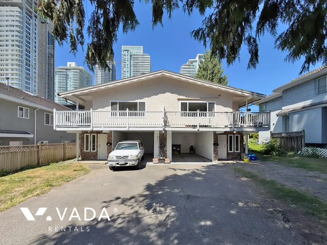 Burquitlam - 5 Bedroom Duplex For Rent in Coquitlam at 521A Ebert Avenue, Coquitlam, BC, V3J 2L1
