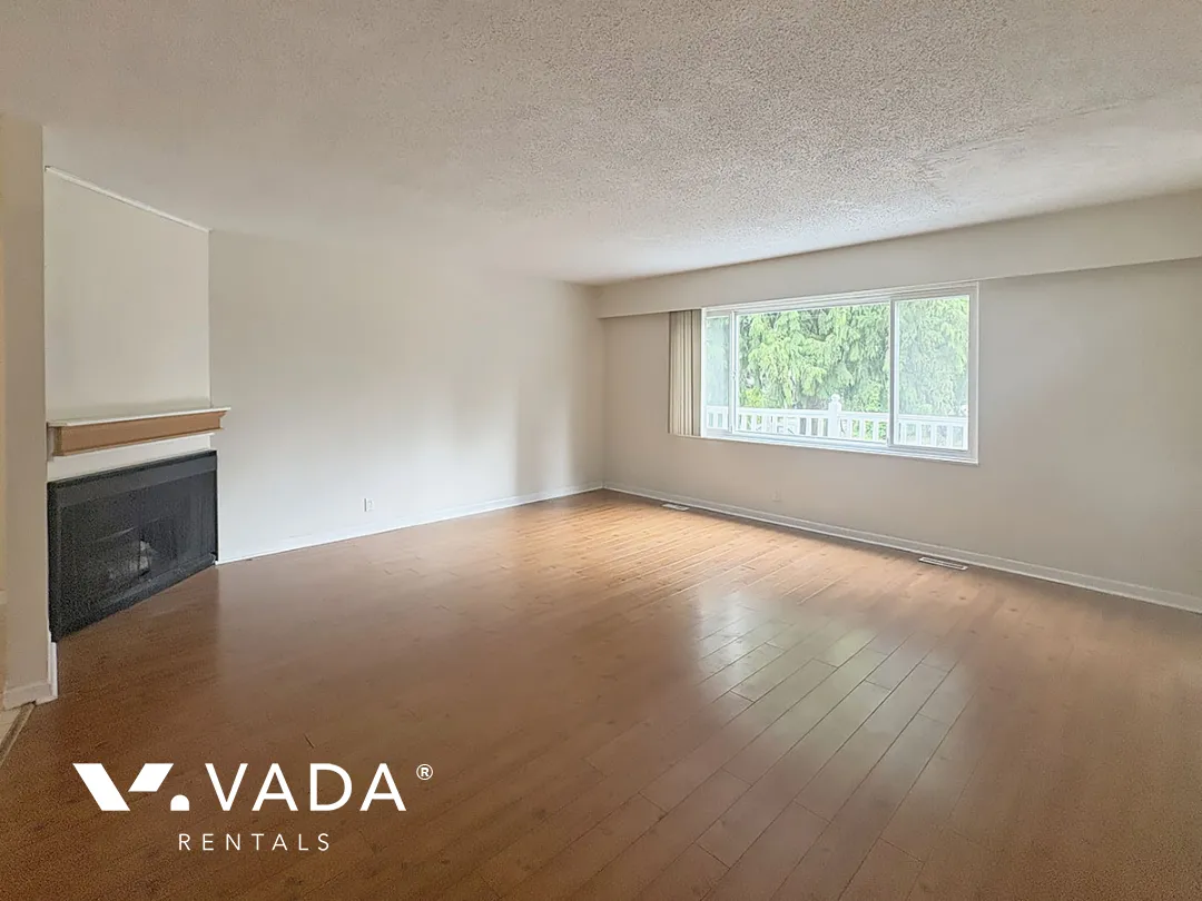 Burquitlam - 5 Bedroom Duplex For Rent in Coquitlam at 521A Ebert Avenue, Coquitlam, BC, V3J 2L1