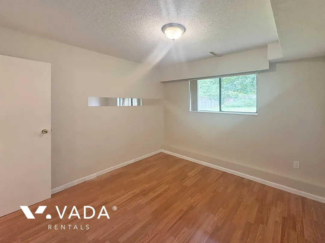 Burquitlam - 5 Bedroom Duplex For Rent in Coquitlam at 521A Ebert Avenue, Coquitlam, BC, V3J 2L1