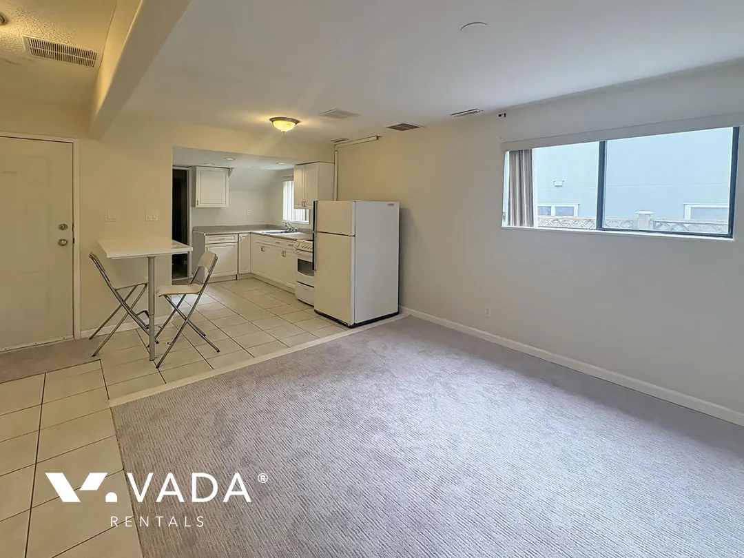 Burquitlam - 5 Bedroom Duplex For Rent in Coquitlam at 521A Ebert Avenue, Coquitlam, BC, V3J 2L1