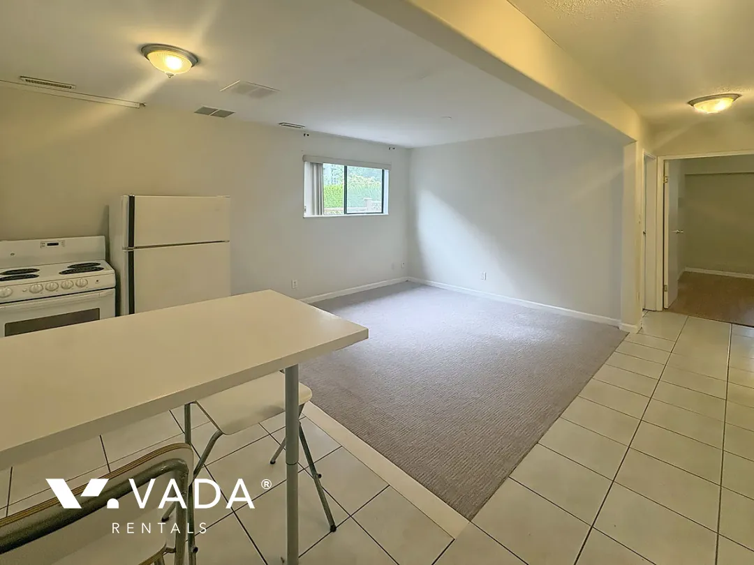 Burquitlam - 5 Bedroom Duplex For Rent in Coquitlam at 521A Ebert Avenue, Coquitlam, BC, V3J 2L1