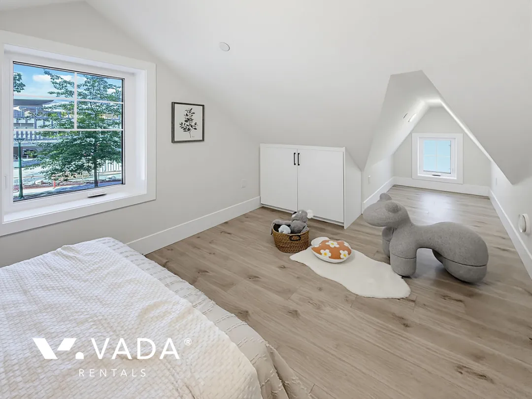 Marpole - 3 Bedroom House (Upper Level) For Rent in Vancouver at 7815 Shaughnessy Street, Vancouver, BC, V6P 3X7
