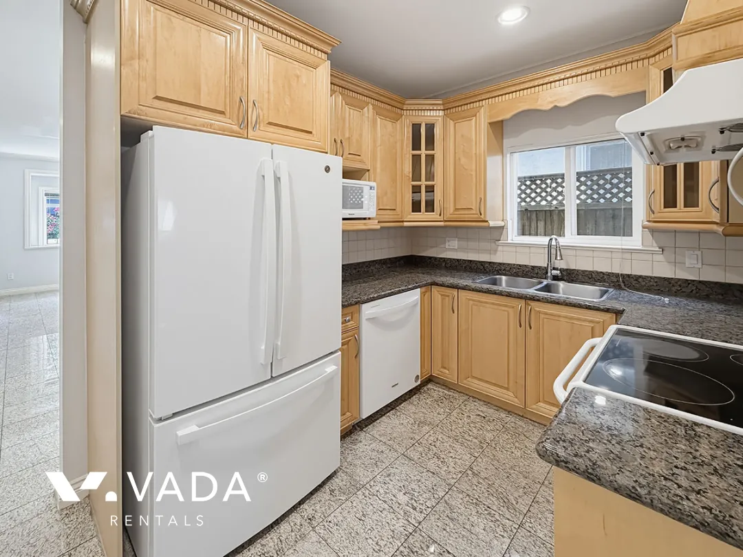Marpole - 3 Bedroom Duplex For Rent in Vancouver at 8490 Hudson Street, Vancouver, BC, V6P 4M4