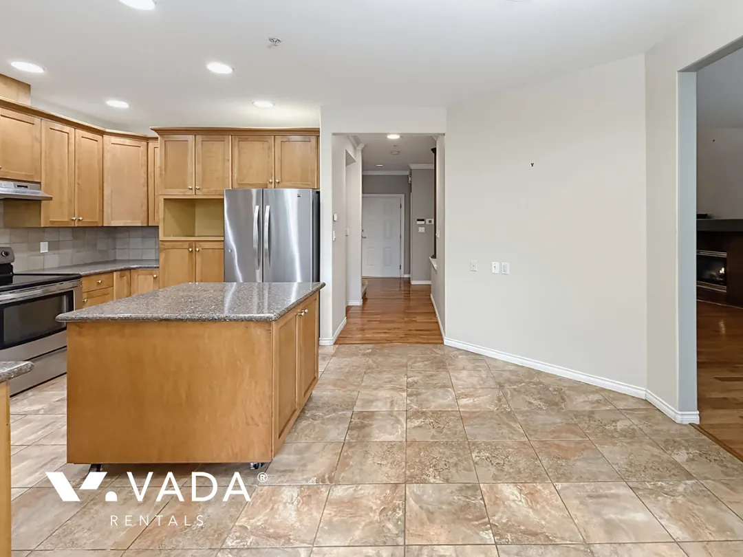 Citadel Pointe in Citadel - 3 Bedroom Townhouse For Rent in Port Coquitlam at 55 - 678 Citadel Drive, Port Coquitlam, BC, V3C 6M7