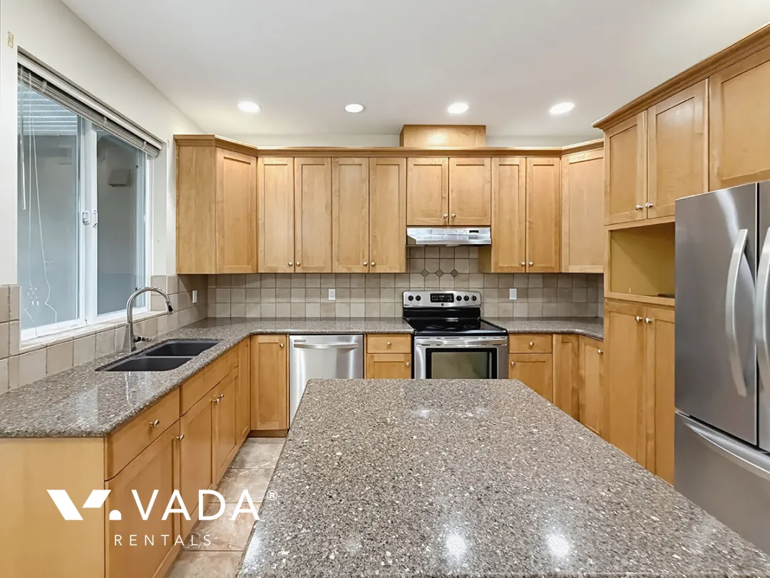 Citadel Pointe in Citadel - 3 Bedroom Townhouse For Rent in Port Coquitlam at 55 - 678 Citadel Drive, Port Coquitlam, BC, V3C 6M7