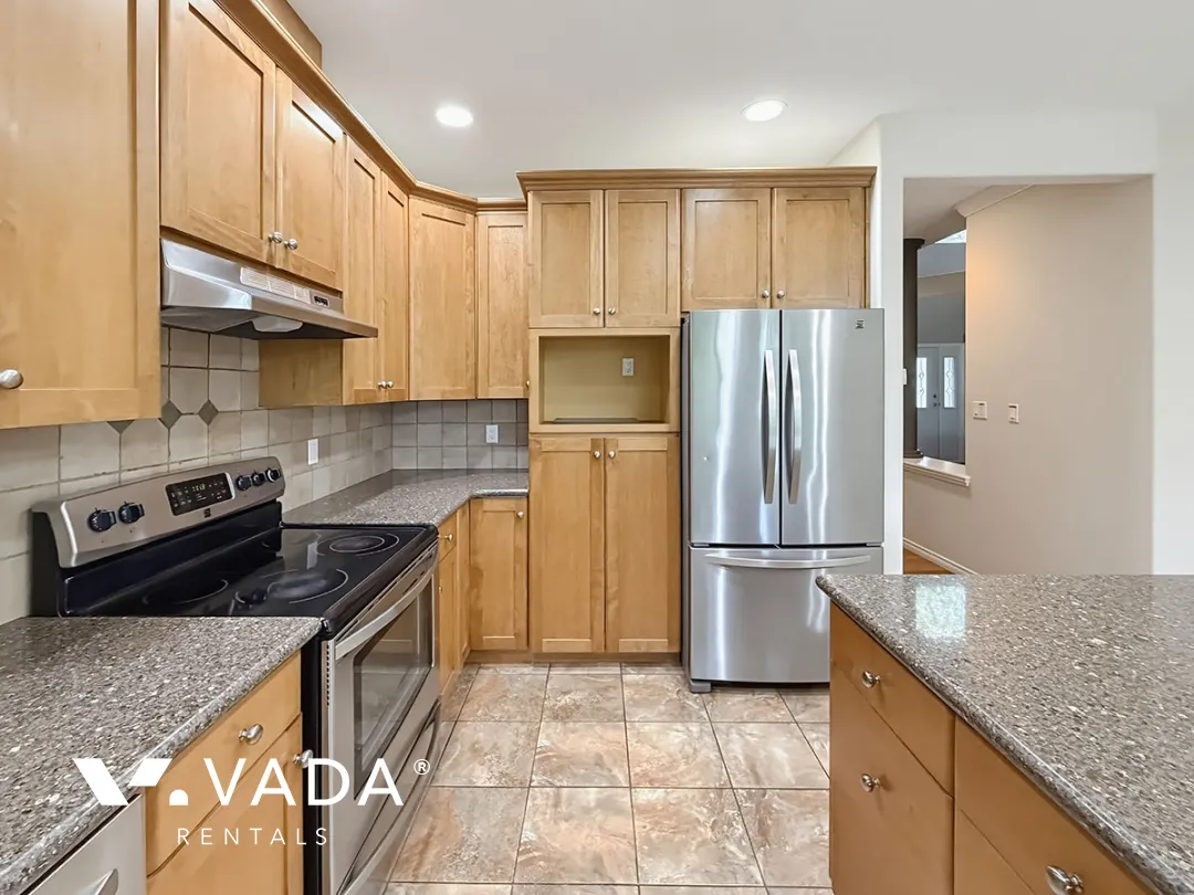 Citadel Pointe in Citadel - 3 Bedroom Townhouse For Rent in Port Coquitlam at 55 - 678 Citadel Drive, Port Coquitlam, BC, V3C 6M7
