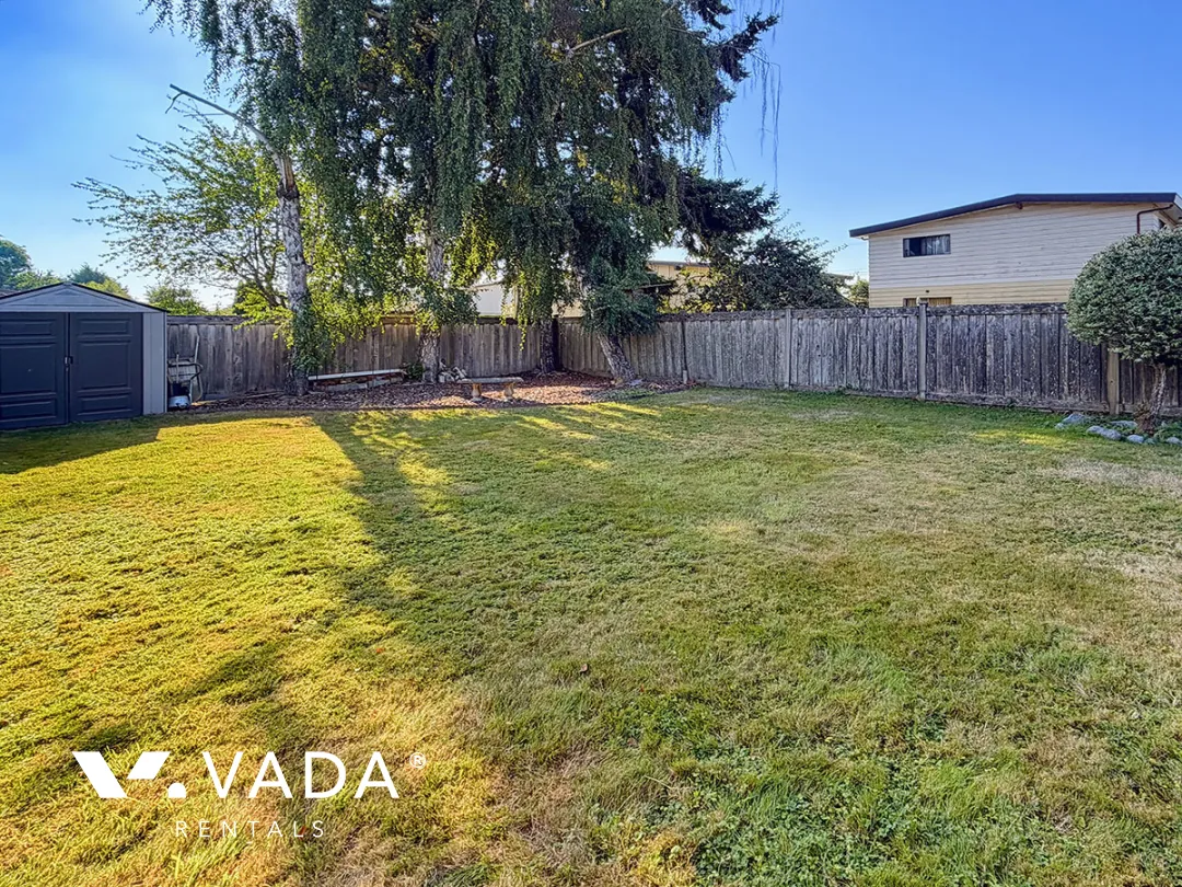 Steveston - 3 Bedroom House (Upper Level) For Rent in Richmond at 3380 Springthorne Crescent, Richmond, BC, V7E 1Z7